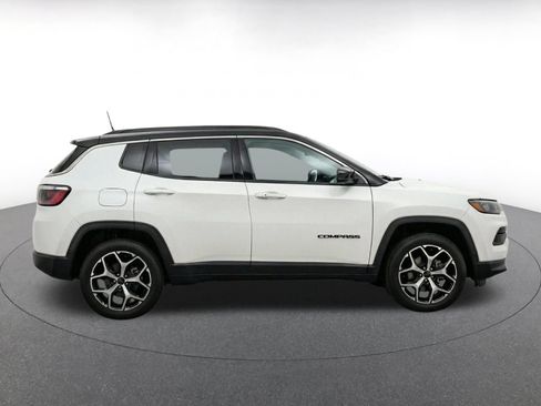 Used 2025 Jeep Compass Limited AWD/4WD image 13