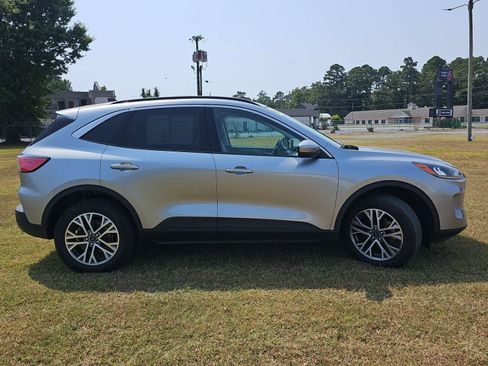 Used 2022 Ford Escape SEL image 4