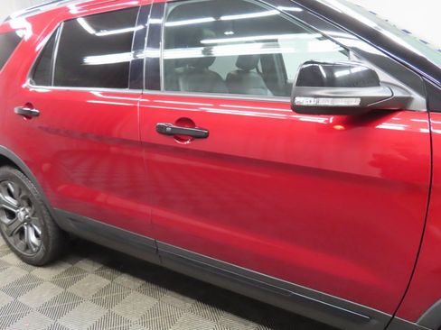 Used 2018 Ford Explorer Sport w/ Equipment Group 401A image 36