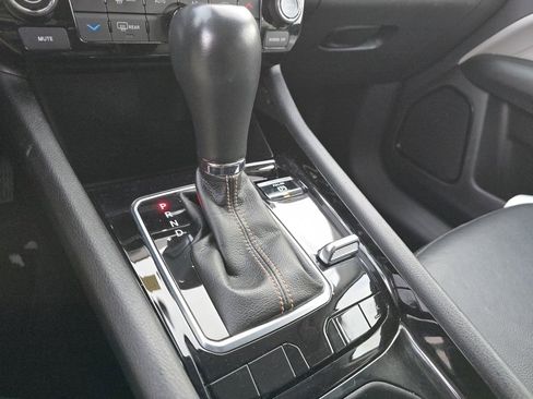 Used 2022 Jeep Compass Limited image 33