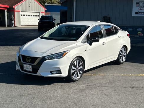 Used 2021 Nissan Versa SR w/ Electronics Package image 2