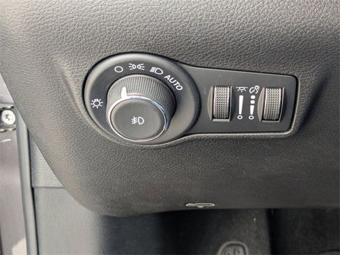 Used 2024 Jeep Compass Limited image 16