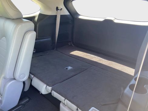 Used 2023 Toyota Highlander XLE FWD image 16