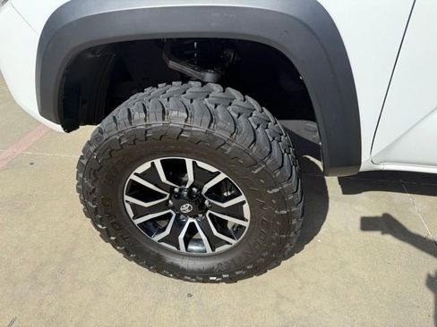 Used 2023 Toyota Tacoma TRD Off-Road w/ Technology Package image 7