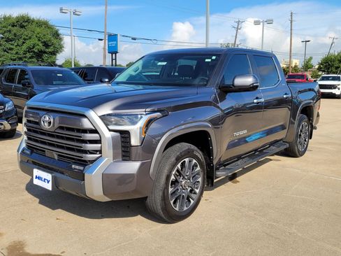 Used 2024 Toyota Tundra Limited w/ Power Package AWD/4WD image 2
