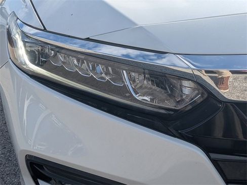 Used 2018 Honda Accord EX-L image 9