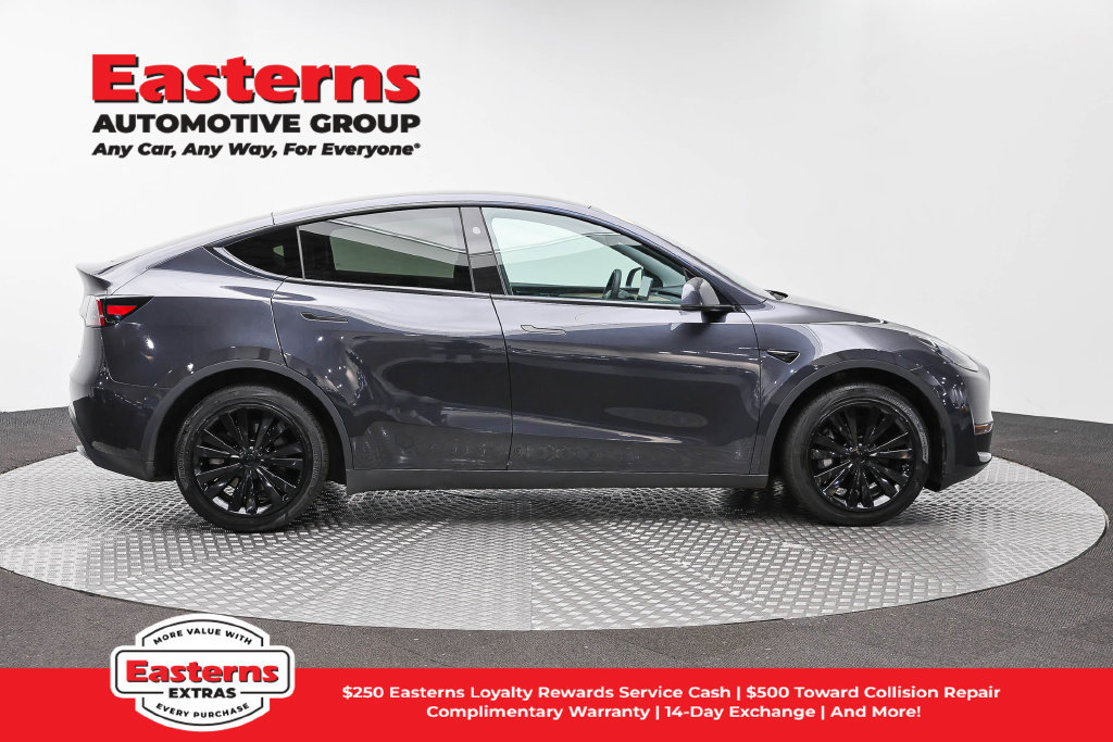 Used 2024 Tesla Model Y Long Range AWD/4WD image 5
