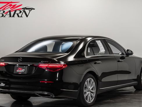 Used 2022 Mercedes-Benz S 500 4MATIC w/ 3D Technology Package image 5