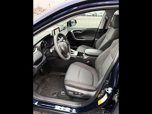 Used 2025 Toyota RAV4 XLE w/ Convenience Package image 2