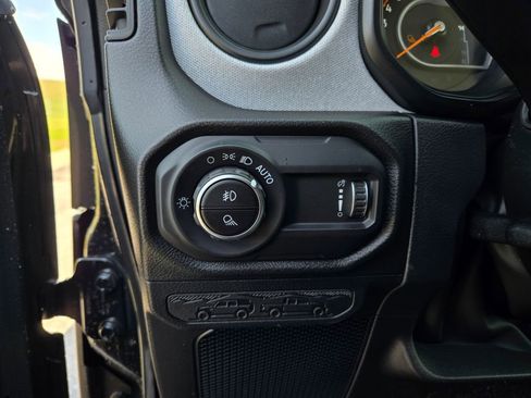 New 2026 Jeep Gladiator Sport AWD/4WD image 13