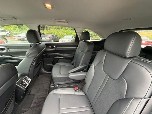 Used 2023 Kia Sorento EX AWD/4WD image 28