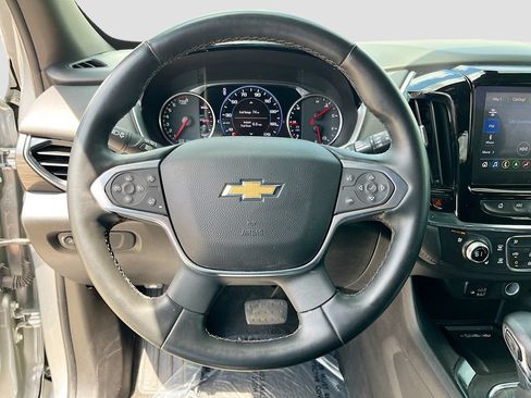 Used 2023 Chevrolet Traverse High Country FWD image 11