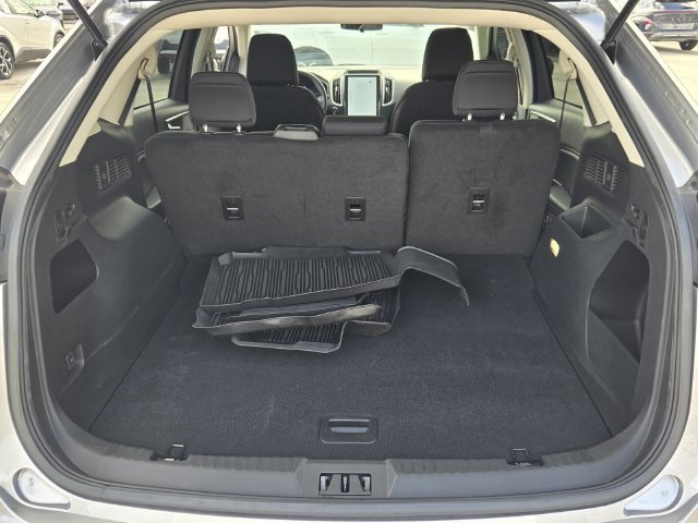 Used 2024 Ford Edge SE w/ Black Appearance Package AWD/4WD image 16