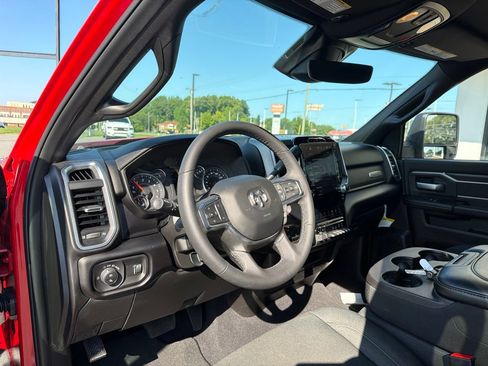 Used 2026 RAM 2500 Big Horn AWD/4WD image 4