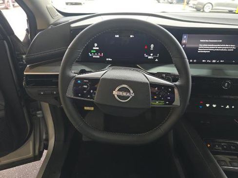 Used 2025 Nissan Murano SL image 9