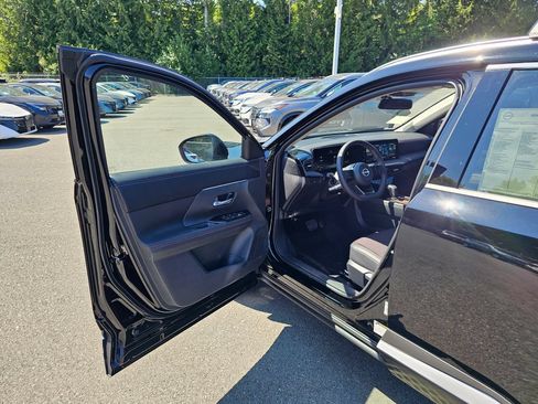 New 2026 Nissan Kicks SR w/ Cold Weather Package AWD/4WD image 16