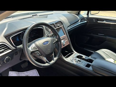 Used 2020 Ford Fusion Titanium AWD/4WD image 9