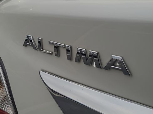 Used 2015 Nissan Altima 2.5 SL w/ Technology Package image 31