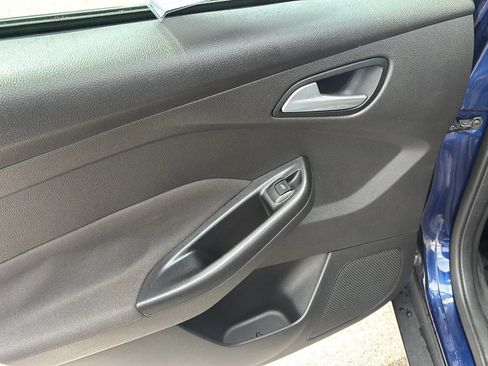 Used 2016 Ford Focus SE w/ Equipment Group 201A FWD image 31