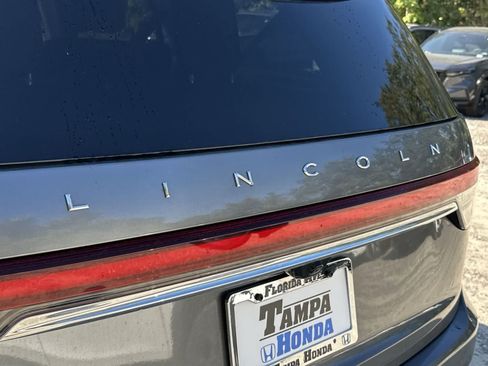 Used 2024 Lincoln Aviator Reserve AWD/4WD image 7