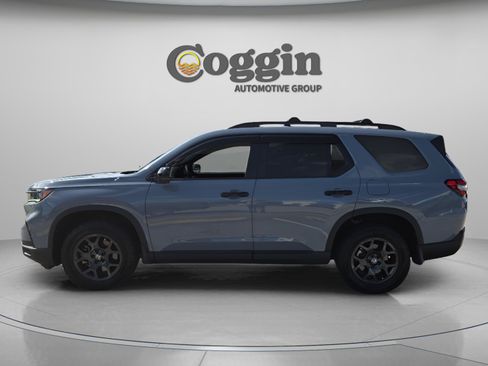 Used 2024 Honda Pilot TrailSport image 2