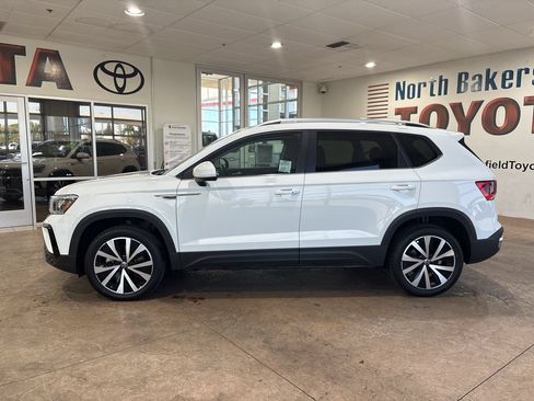 Used 2024 Volkswagen Taos SE FWD image 7