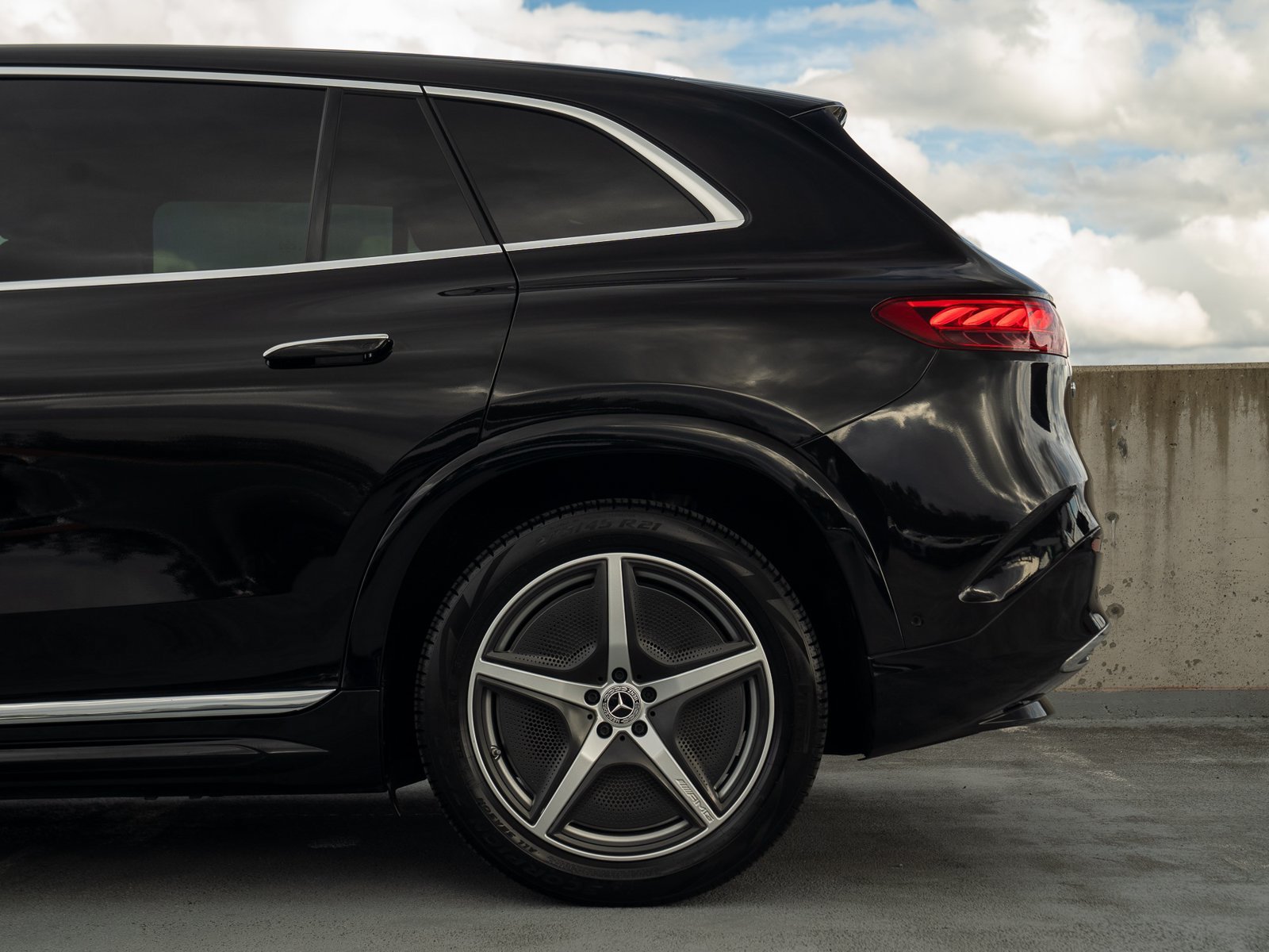 Used 2023 Mercedes-Benz EQS 580 4MATIC SUV image 15