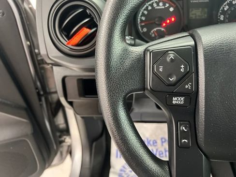 Used 2017 Toyota Tacoma SR AWD/4WD image 17