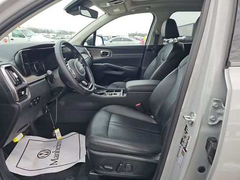 Used 2023 Kia Sorento X-Line EX image 3