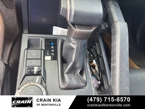 Used 2025 Toyota 4Runner Limited AWD/4WD image 19