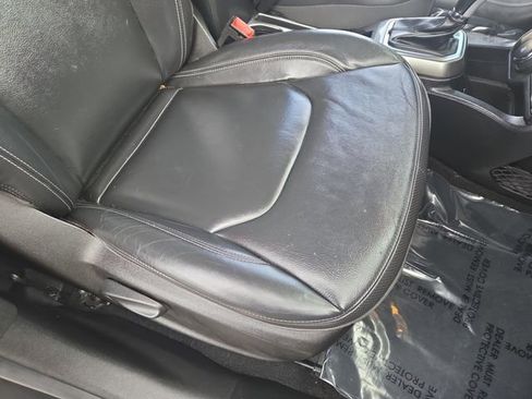 Used 2019 Jeep Renegade Limited w/ UConnect 8.4 Nav Group image 31