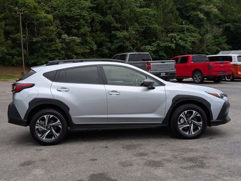 Used 2024 Subaru Crosstrek 2.0i Premium AWD/4WD image 9