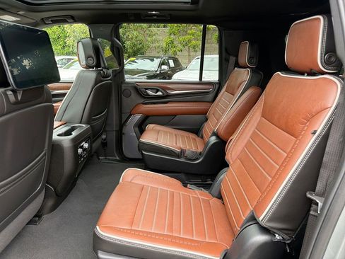 Used 2024 GMC Yukon XL Denali Ultimate AWD/4WD image 26