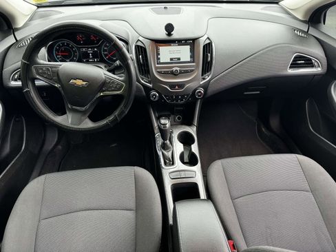 Used 2018 Chevrolet Cruze LT w/ Convenience Package FWD image 14