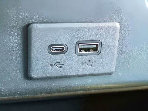 Used 2023 GMC Sierra 1500 AT4X image 23