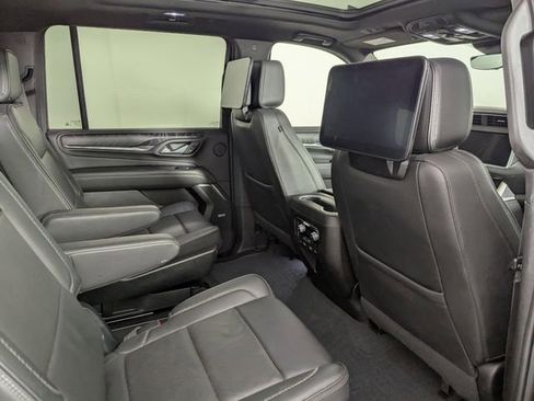 Used 2023 GMC Yukon XL Denali w/ Advanced Technology Package image 21