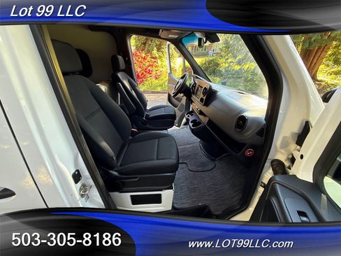 Used 2019 Mercedes-Benz Sprinter 170 image 52