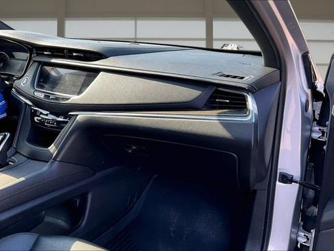 Used 2020 Cadillac XT5 Premium Luxury FWD image 17