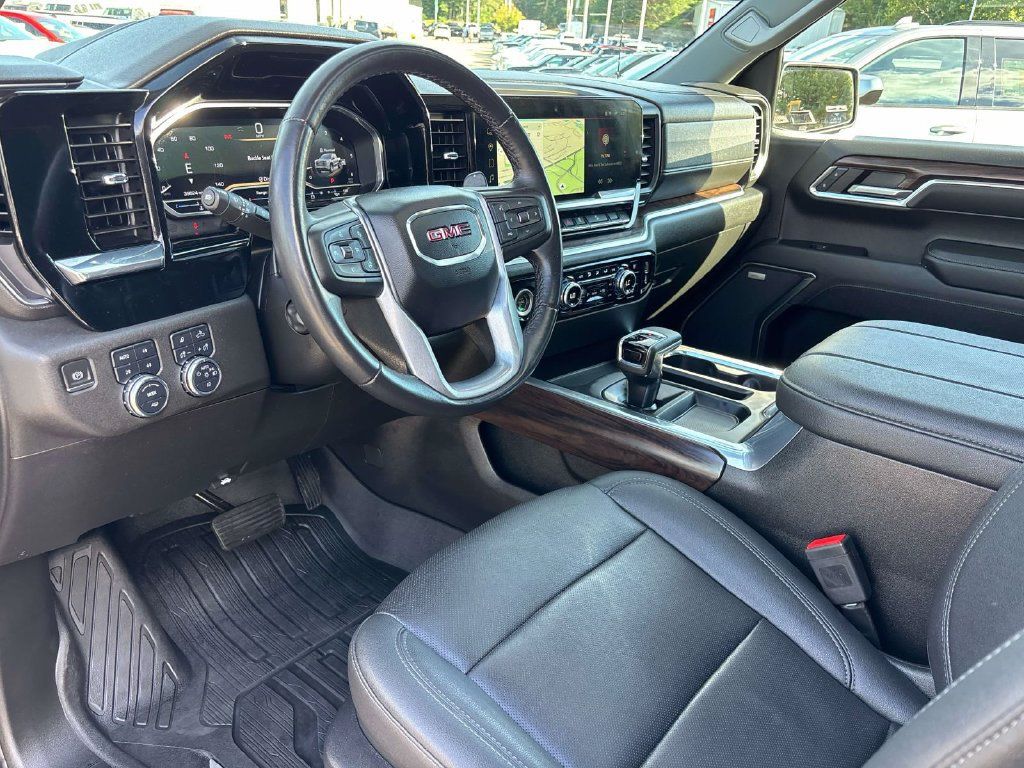 Used 2023 GMC Sierra 1500 SLT w/ SLT Premium Package AWD/4WD image 13