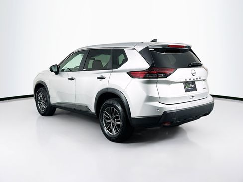 Used 2024 Nissan Rogue S AWD/4WD image 5