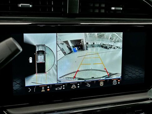 Used 2024 GMC Sierra 2500 AT4X w/ AT4X AEV Edition image 21