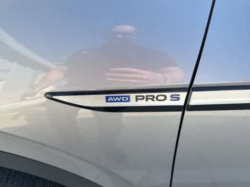 Certified 2023 Volkswagen ID.4 Pro S AWD/4WD image 11
