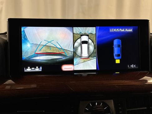 Used 2018 Lexus LX 570 4WD w/ Luxury Package image 25