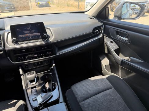 Used 2025 Nissan Rogue SV FWD image 37