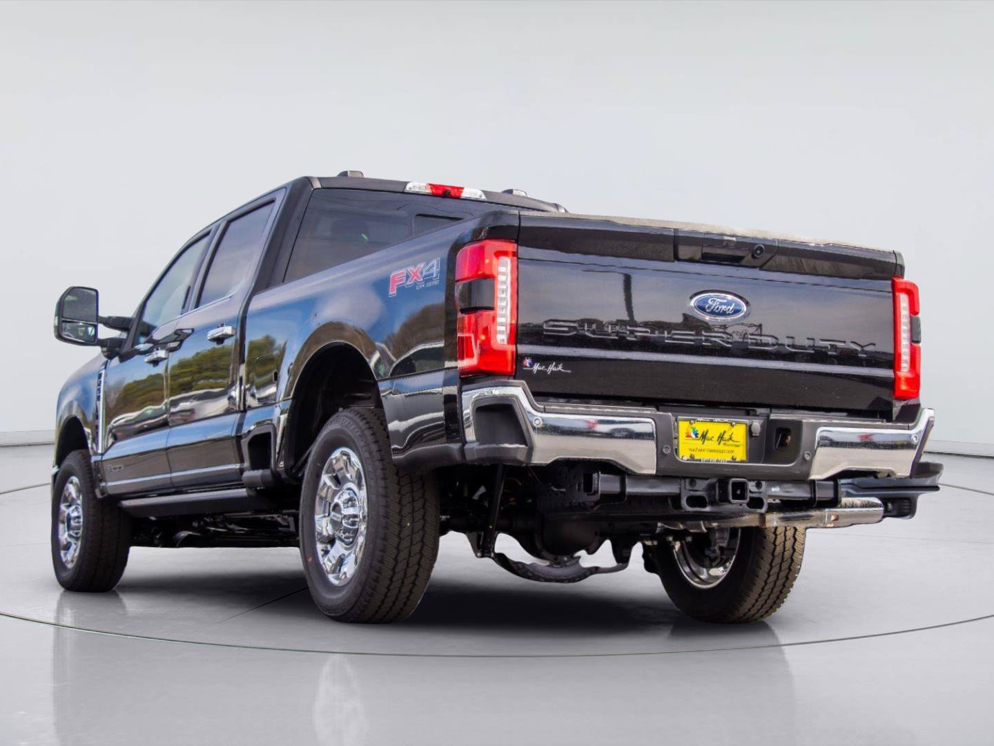 Certified 2024 Ford F250 Lariat w/ Lariat Ultimate Package AWD/4WD image 3