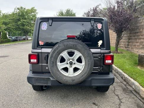 Used 2018 Jeep Wrangler Unlimited Sport S AWD/4WD image 5