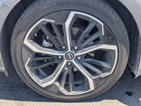 Used 2024 Nissan Altima 2.5 SR FWD image 13