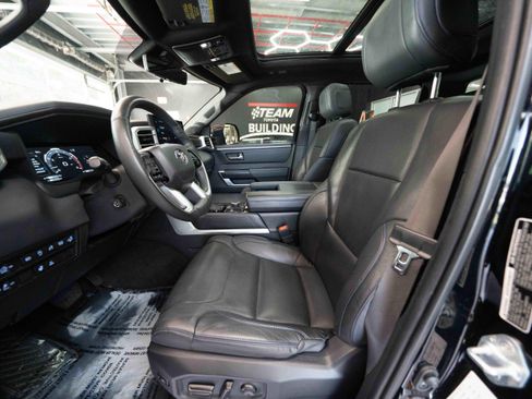Used 2022 Toyota Tundra Platinum w/ Advanced Package AWD/4WD image 9