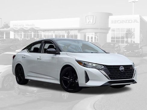 Used 2024 Nissan Sentra SR FWD image 23