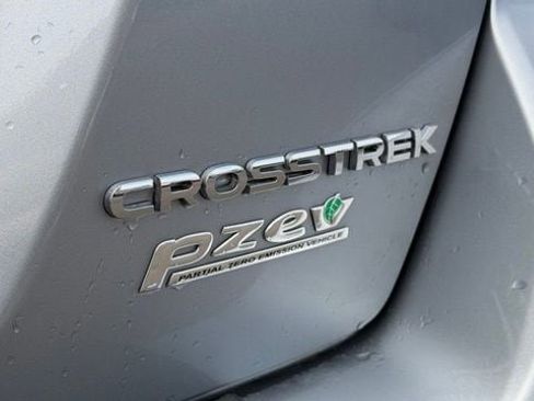 Used 2017 Subaru Crosstrek 2.0i Premium w/ Moonroof Package AWD/4WD image 10